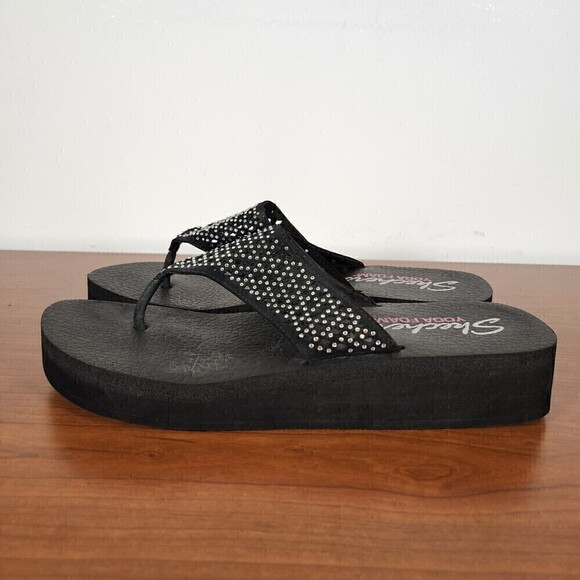 Skechers Yoga Foam Black Rhinestones Flip Flop Wedges Sandals Size 10 *FLAW* - Picture 1 of 12
